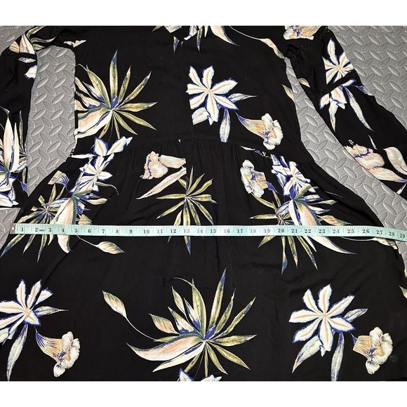 ROXY Lombok Waterfall True Black Delicate Flowers LONG SLEEVE 100% viscose Sz M - Picture 4 of 13